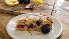 Saftige Apfel-Brombeer-Torte mit Zitronennote – einfach gerührt, gelingt immer