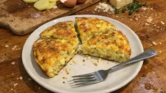 Ofen-Kartoffel-Frittata: innen saftig, oben goldbraun – mit vorgegarten Kartoffeln