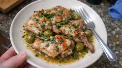 Coniglio in padella: zartes Kaninchen aus der Pfanne mit Weisswein und Oliven