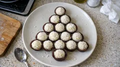 Albero Tartufino: Ricotta-Kokos-Tartufini als kleines Weihnachtsbäumli (ohne Backen)