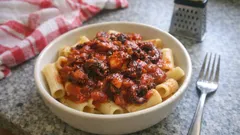 So wird Ragù di Polpo schön sämig – zart geschmorter Oktopus in Tomatensauce für Pasta