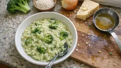 Broccoli-Risotto, das immer schön cremig wird – Mantecare mit Butter & Käse am Schluss