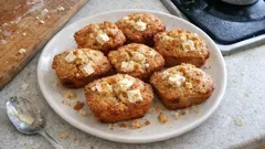 Mini-Plumcakes mit Torrone: saftig dank Joghurt – und perfekt für Zvieri oder Kaffee