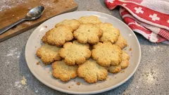 Laktosefreie Vanille-Guetzli: zart, schnell gemacht und ideal zum Kaffee