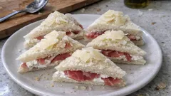 Mini-Tramezzini mit Ricotta & Prosciutto – schnelles Apéro-Fingerfood, das immer gelingt