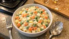 Insalata russa mit Joghurt: cremig, leichter und perfekt fürs Apéro-Buffet