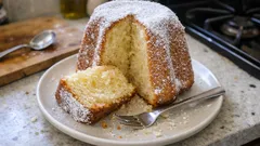 Schnelle Pandoro-Torte ohne Laktose – fluffig, vanillig und perfekt für Weihnachten