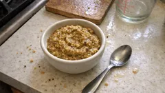 Hausgemachter Senf mit Apfelessig – nach dem Einweichen schnell gemixt