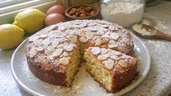 Mandeln-Zitronen-Torte: saftig, leicht und am nächsten Tag noch richtig fein